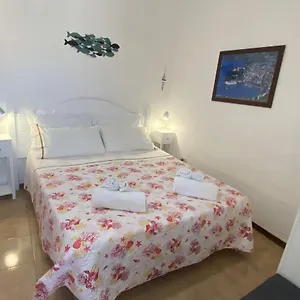 Centro Storico Flat 7 Mins From Port Città di Lipari